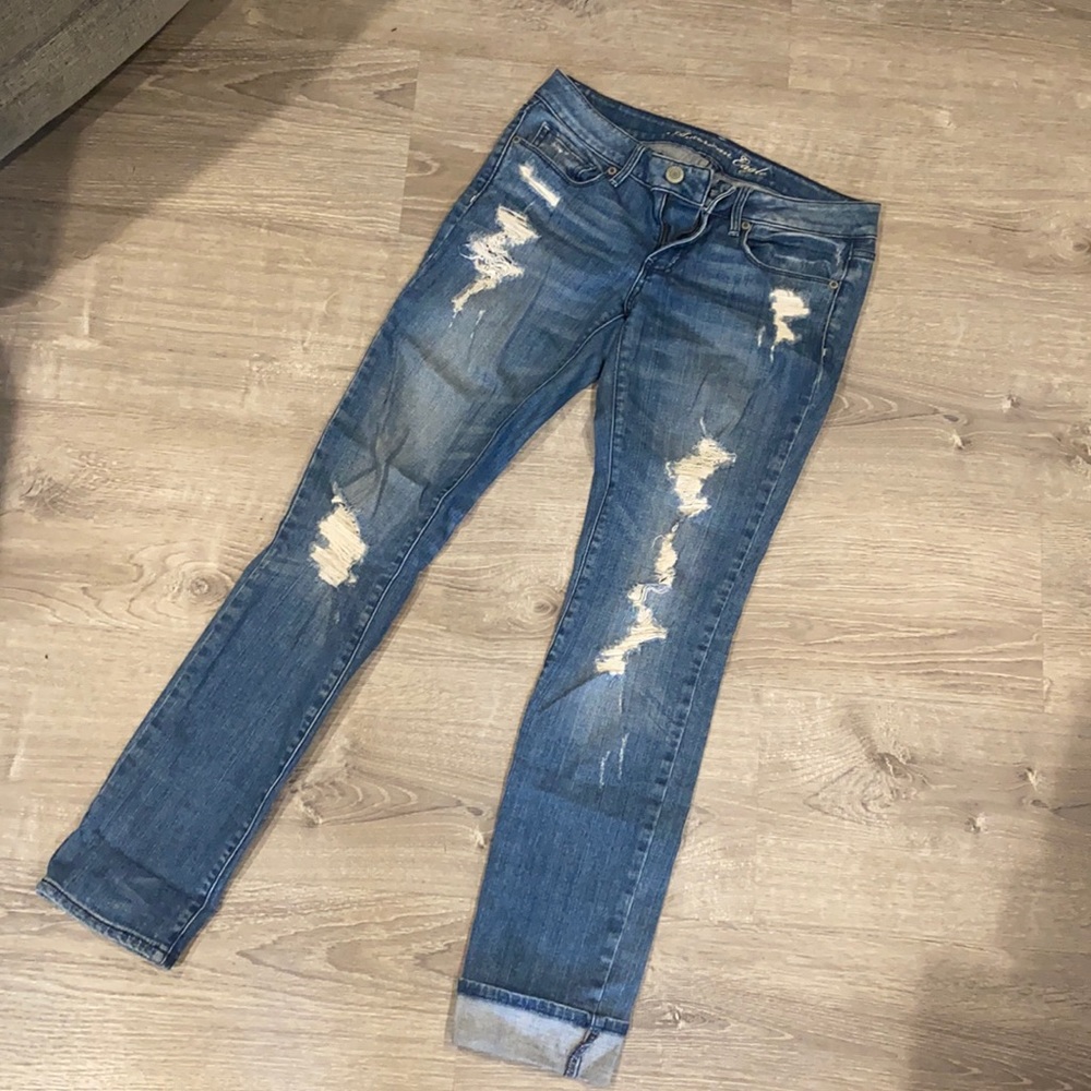 American Eagle size 6 skinny distressed jeans